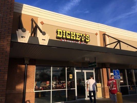 Dickey's hours 2025