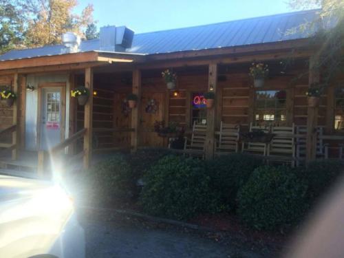 Review Of Shuler's Bbq In Latta, Sc