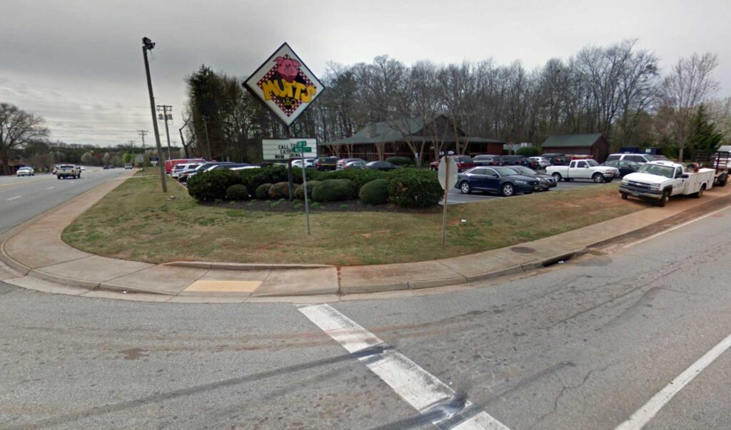 Mutt’s BBQ in Greer Destination BBQ