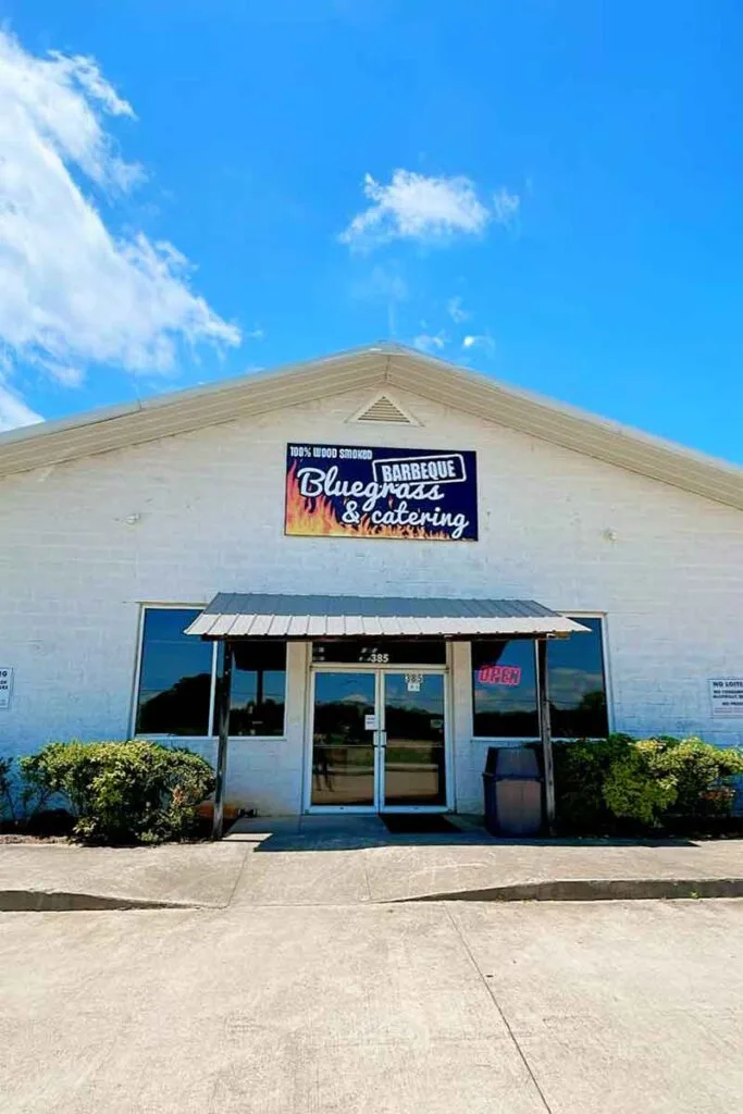 Exterior of Bluegrass BBQ in Cowpens.