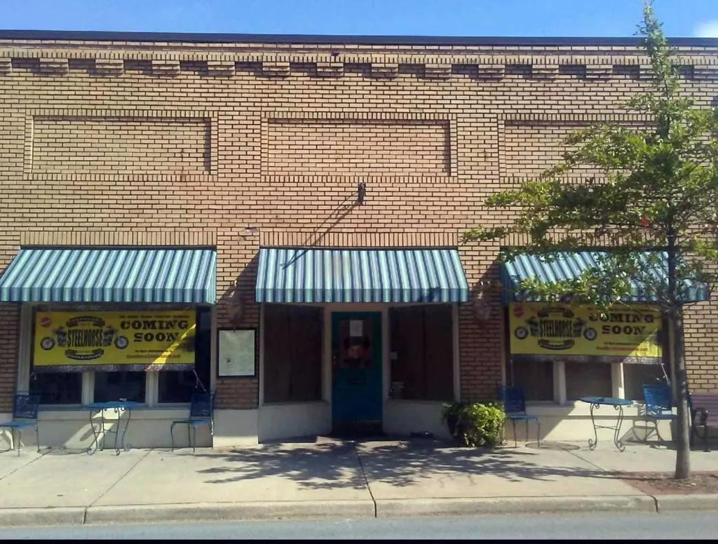 Steelhorse Smokehouse in Newberry