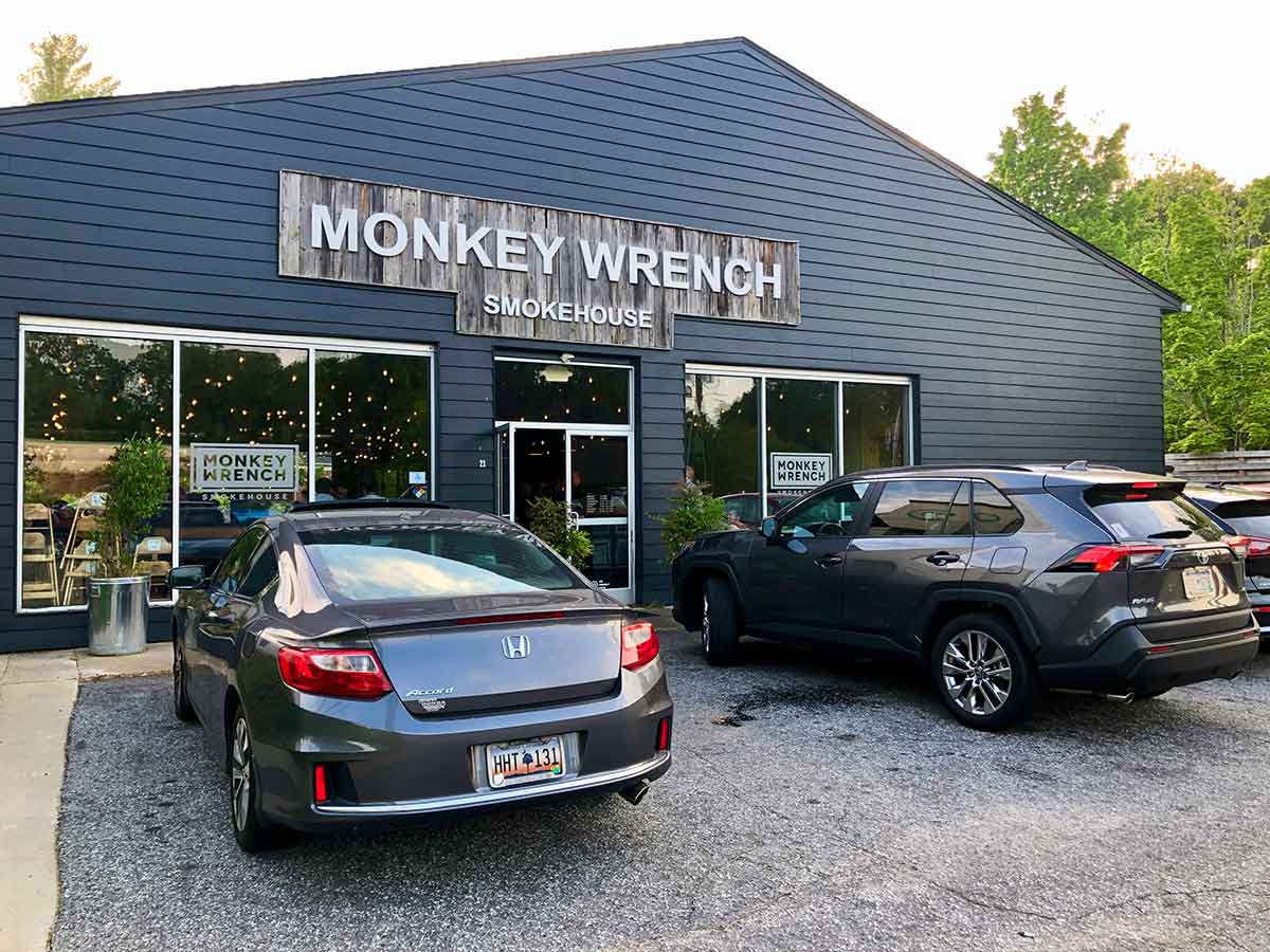 Monkey Wrench Smokehouse in Travelers Rest