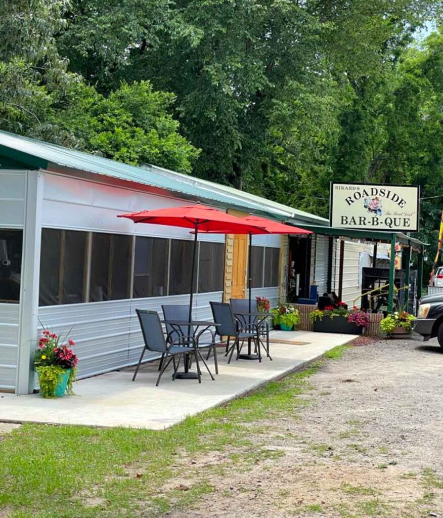 Covered dining area at Rikard's Roadside BBQ