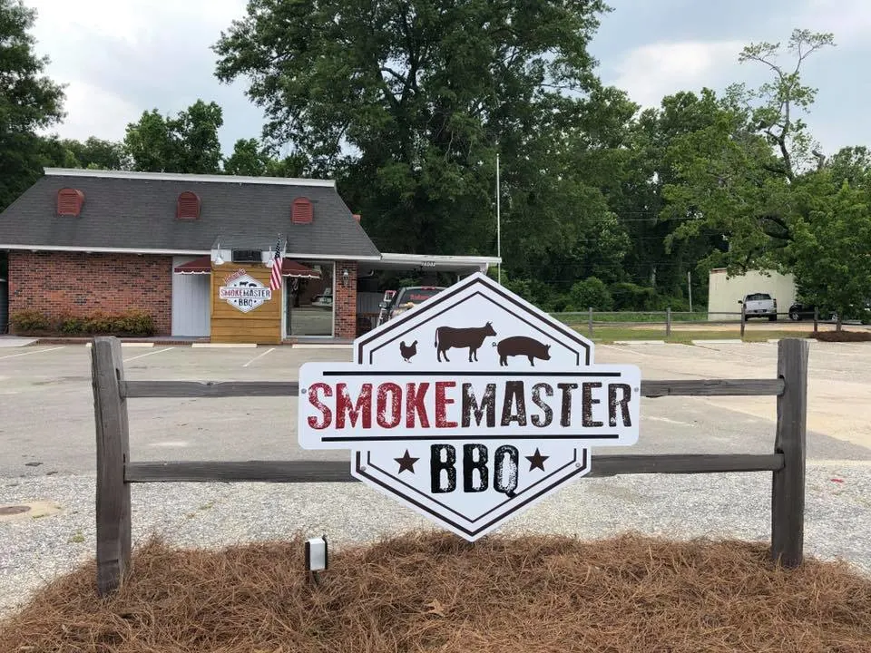 Exterior of Rodney's Smokemaster BBQ Restaurant on Broad St. in Camden, SC