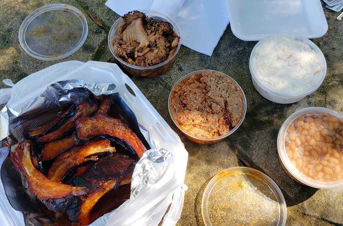 Meat options and sides at D'Z.