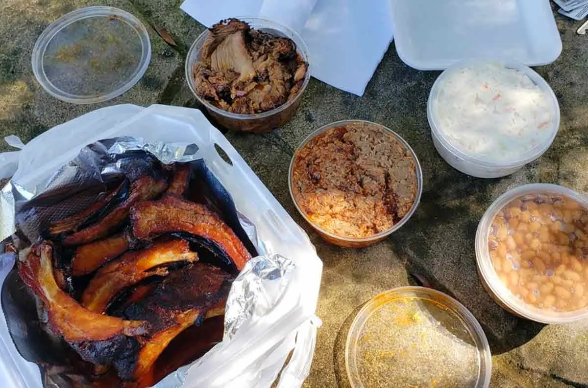 Meat options and sides at D'Z.