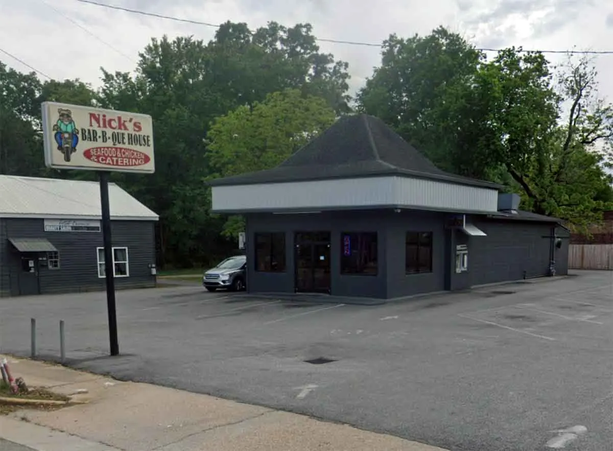 Exterior of Nick's BBQ House in Darlington, SC.