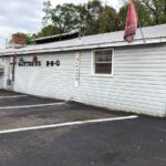 Exterior of Matthews Oak & Hickory BBQ in Saluda, SC