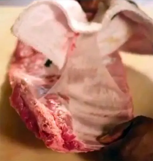 Removing the membrane from spareribs