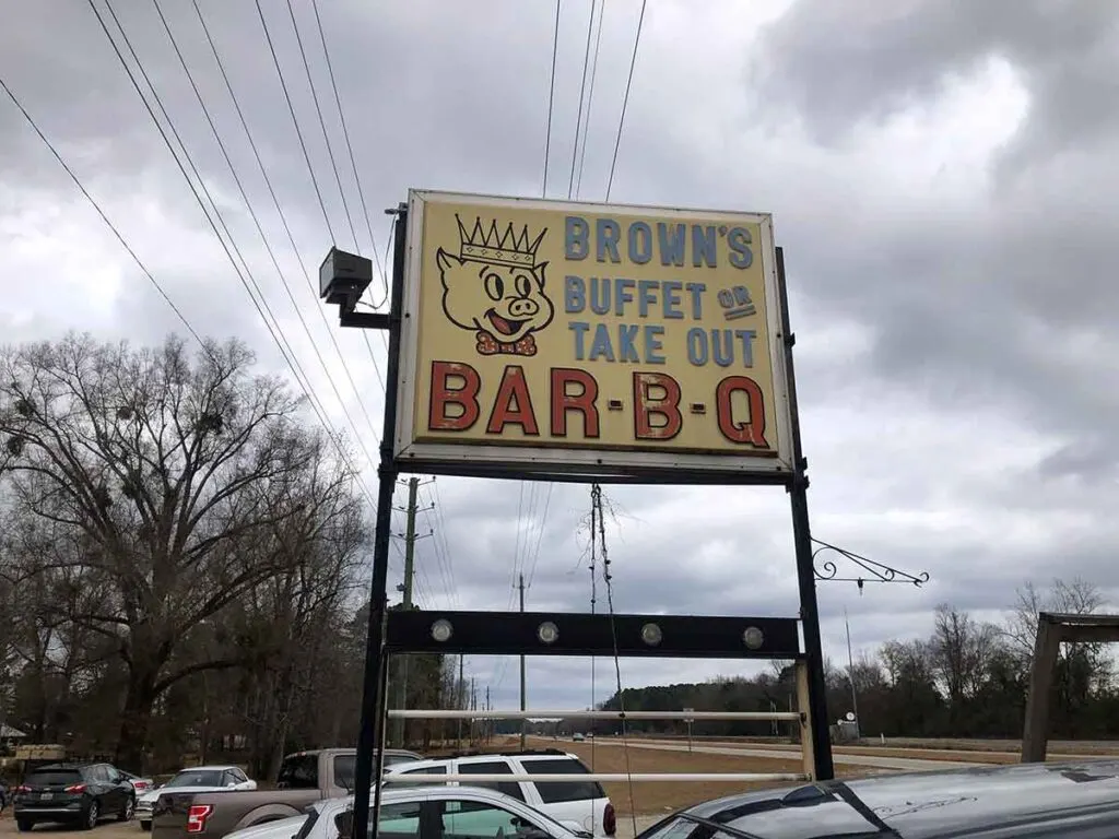 Sign for Brown's Bar-B-Que in Kingstree