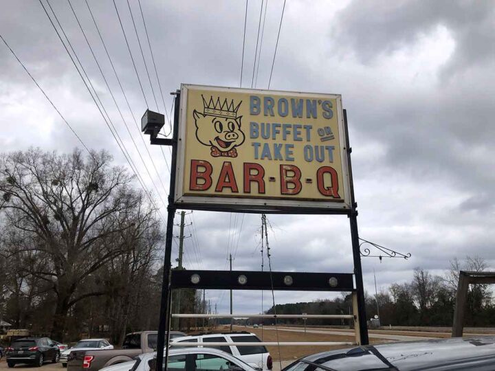 Brown’s Bar-B-Q Restaurant in Kingstree, SC - Destination BBQ