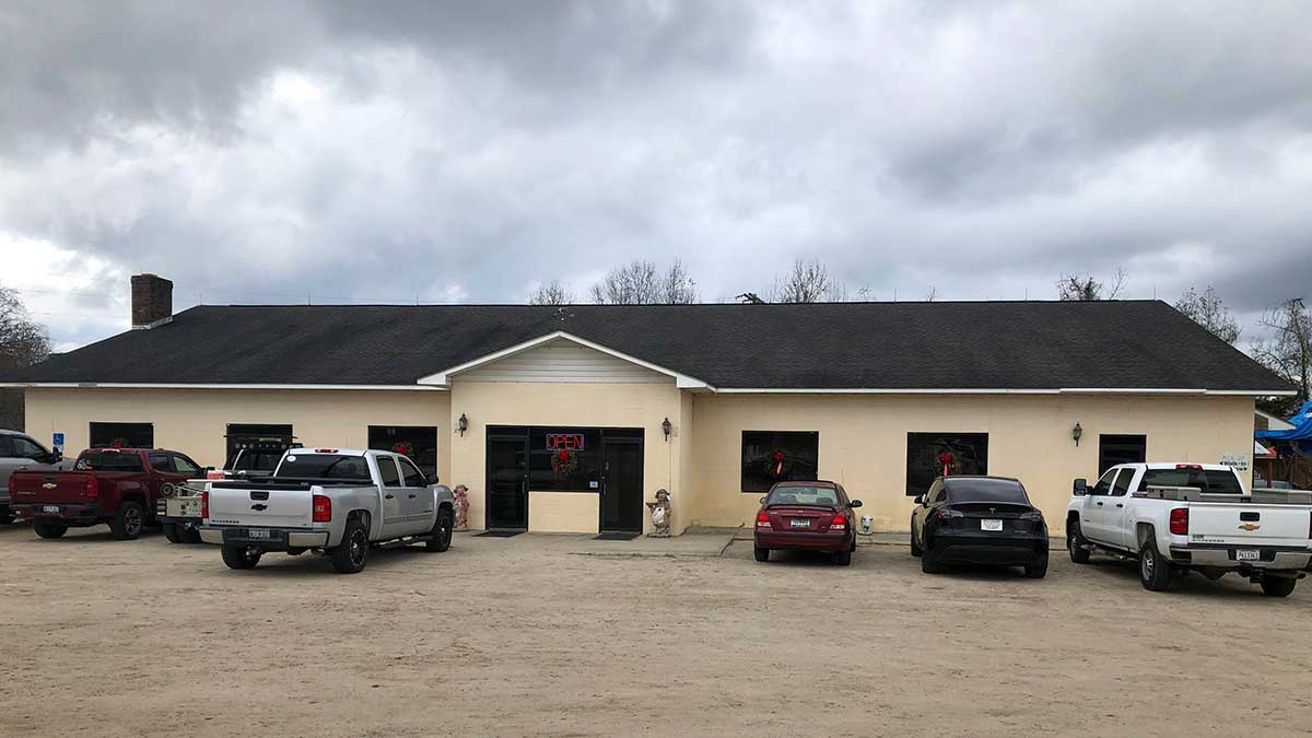 Brown’s Bar-B-Q in Kingstree