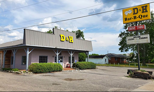 Exterior of D&H Bar-B-Que in Manning