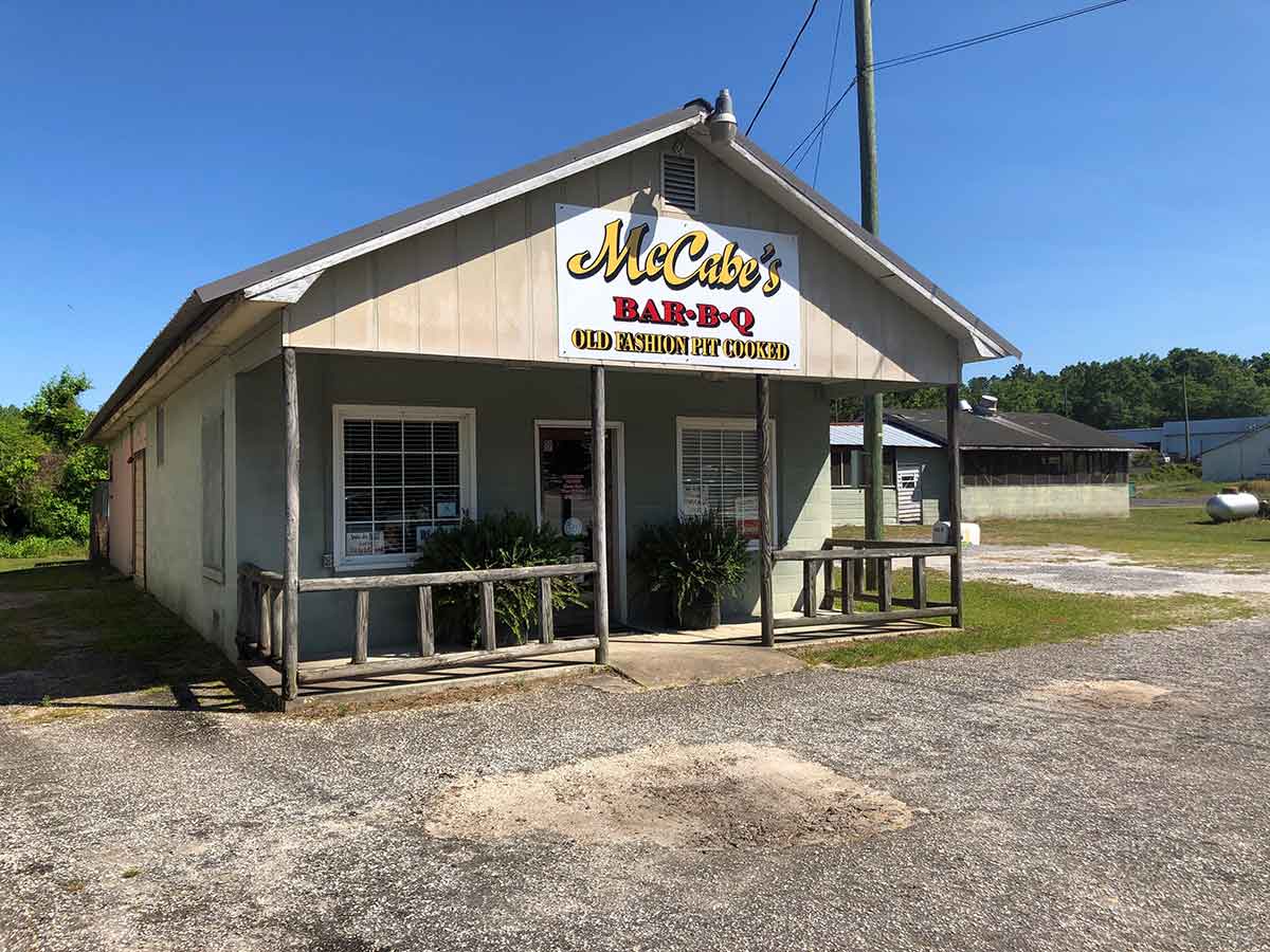 Exterior of McCabe's BBQ in Manning, SC