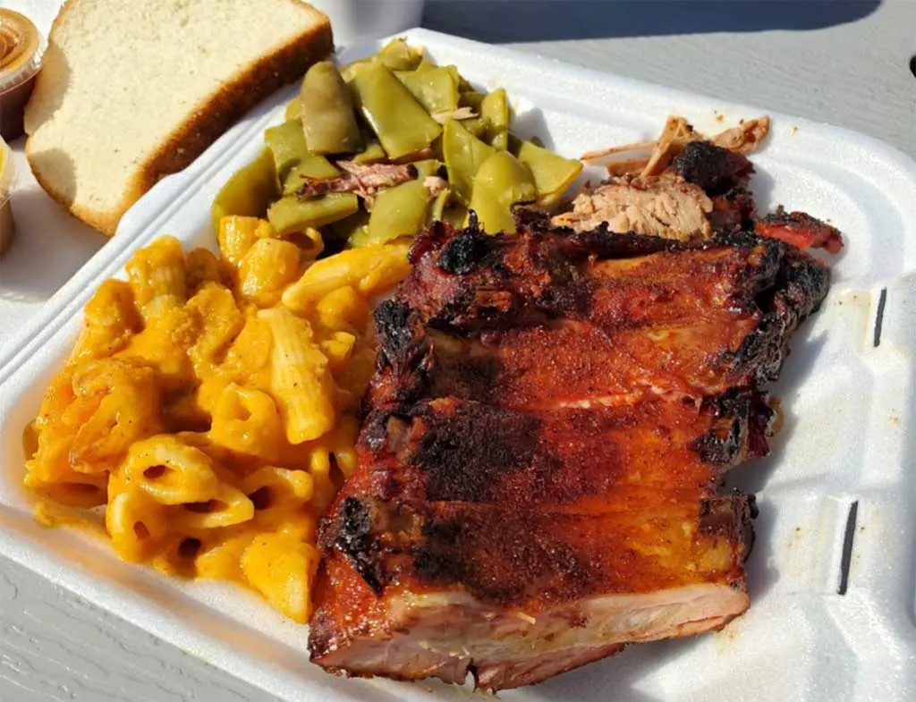 Ribs, Mac and cheese and green beans from Doko Smoke.