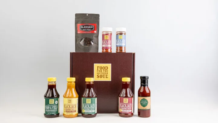DIY Gift Kits Deluxe Hot Sauce Making Kit with Recipes & More:  All-Inclusive Set for Making The World's Hottest Hot Sauce! 5th Generation  Heirloom Peppers & Spices; Great Gift For Birthdays 
