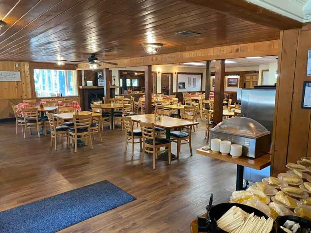 Interior of Inlet Bar B Que in Murrell's Inlet