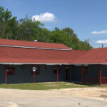 Exterior of Laird's Bar BQ Pit and Robin's Café in North, SC