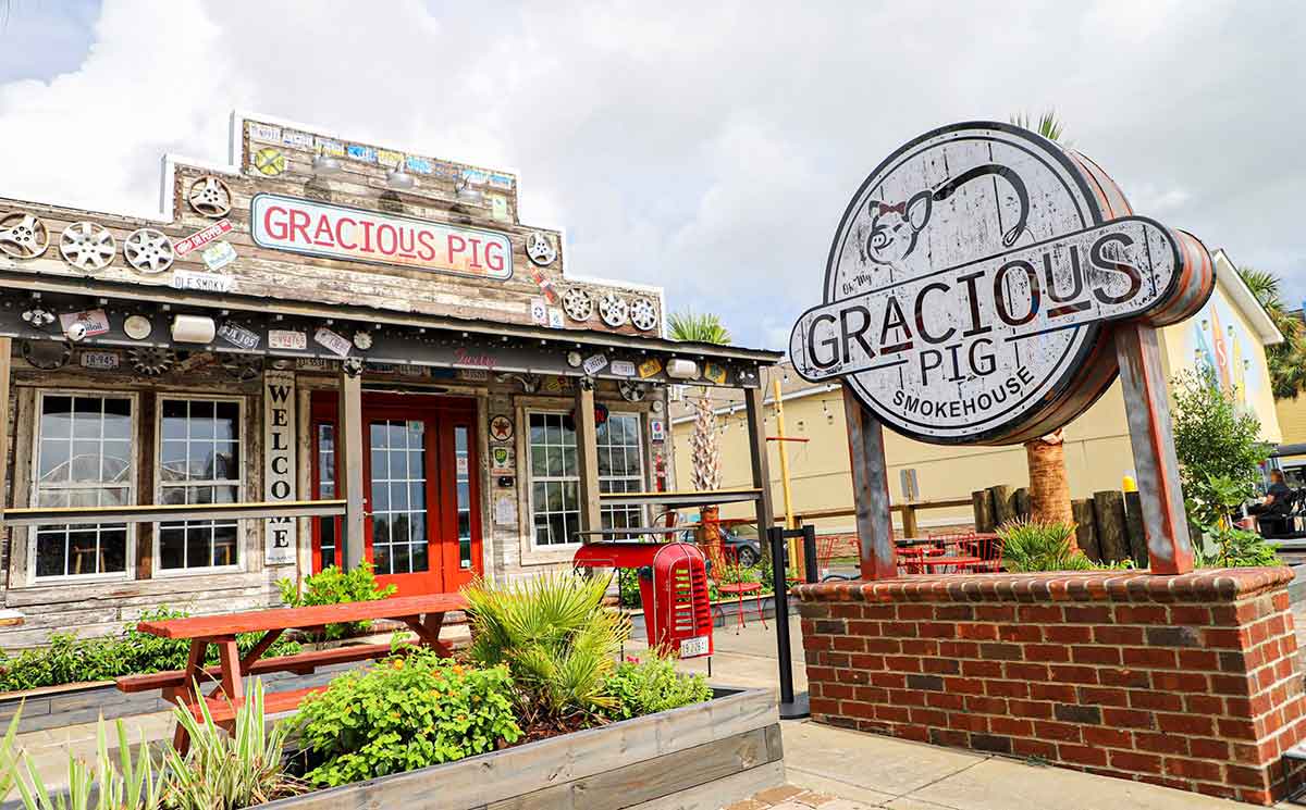 Exterior of Gracious Pig Smokehouse in Surfside