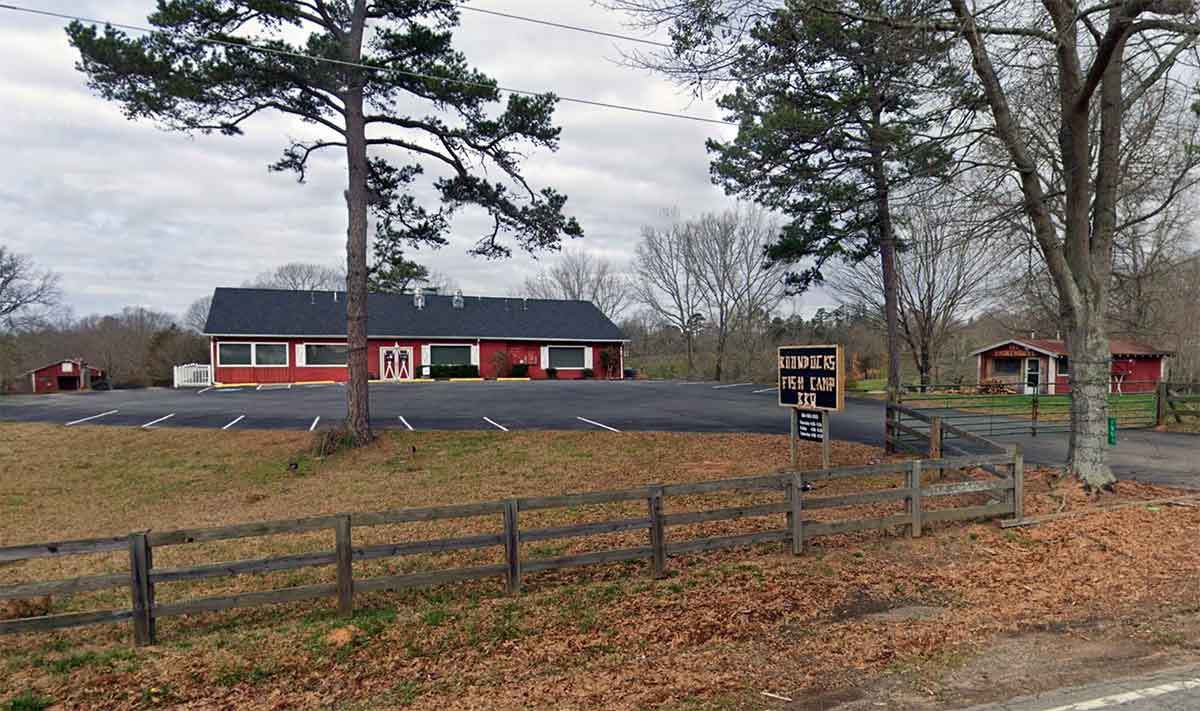 Street view of Boondocks Fish Camp & BBQ in Gray Court, SC