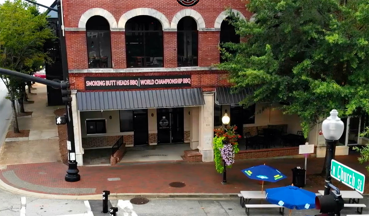 Exterior street view of Smokin' Butt Heads BBQ in Spartanburg