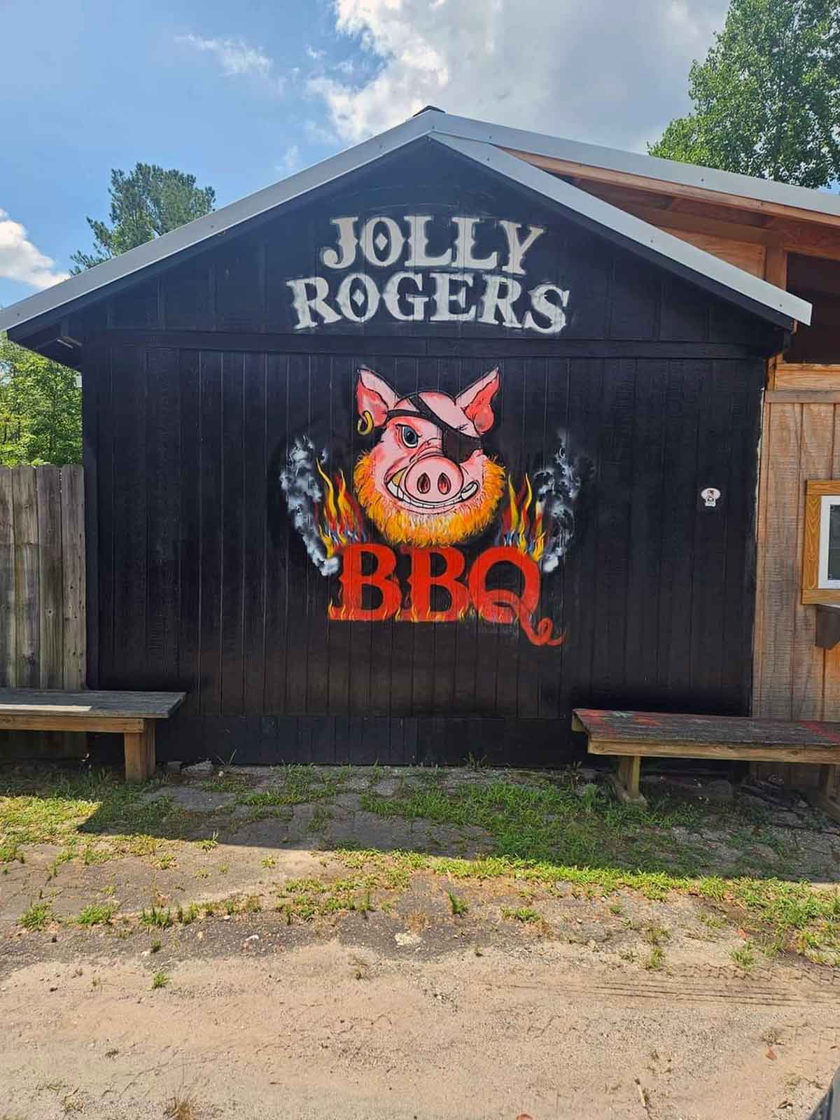 Front of Jolly Rogers Woodfired BBQ in Pacolet.