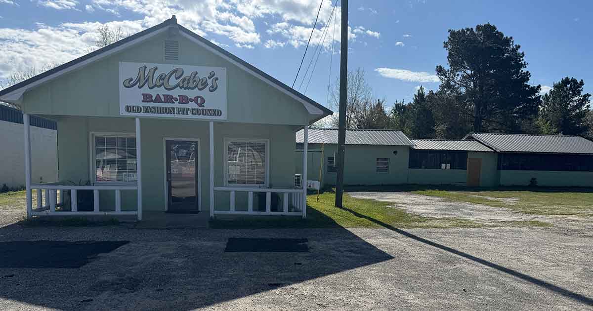 Exterior of McCabe's BBQ in Manning, SC.