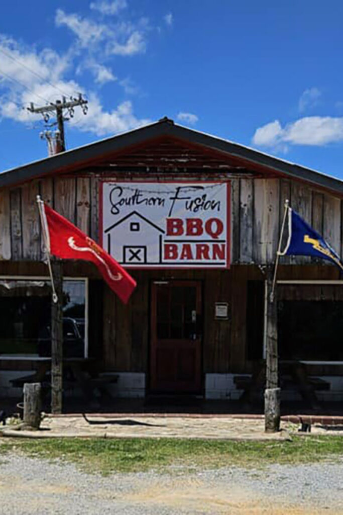 Exterior of Southern Fusion BBQ Barn in Chesnee.