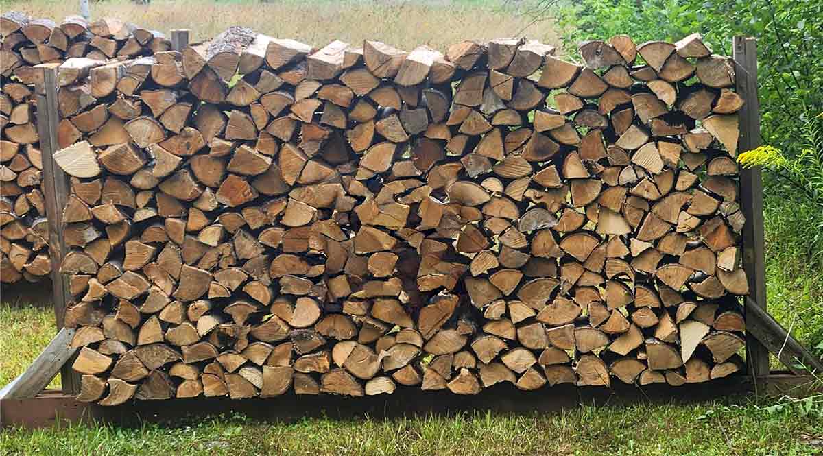Maypole Wood Maple Wood for BBQ: Flavor, Uses, Pairings - Destination BBQ