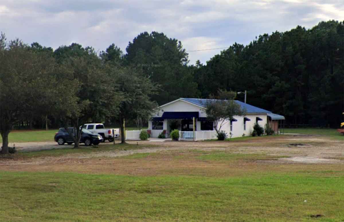 Street view image of Smoked and Shredded near Andrews.